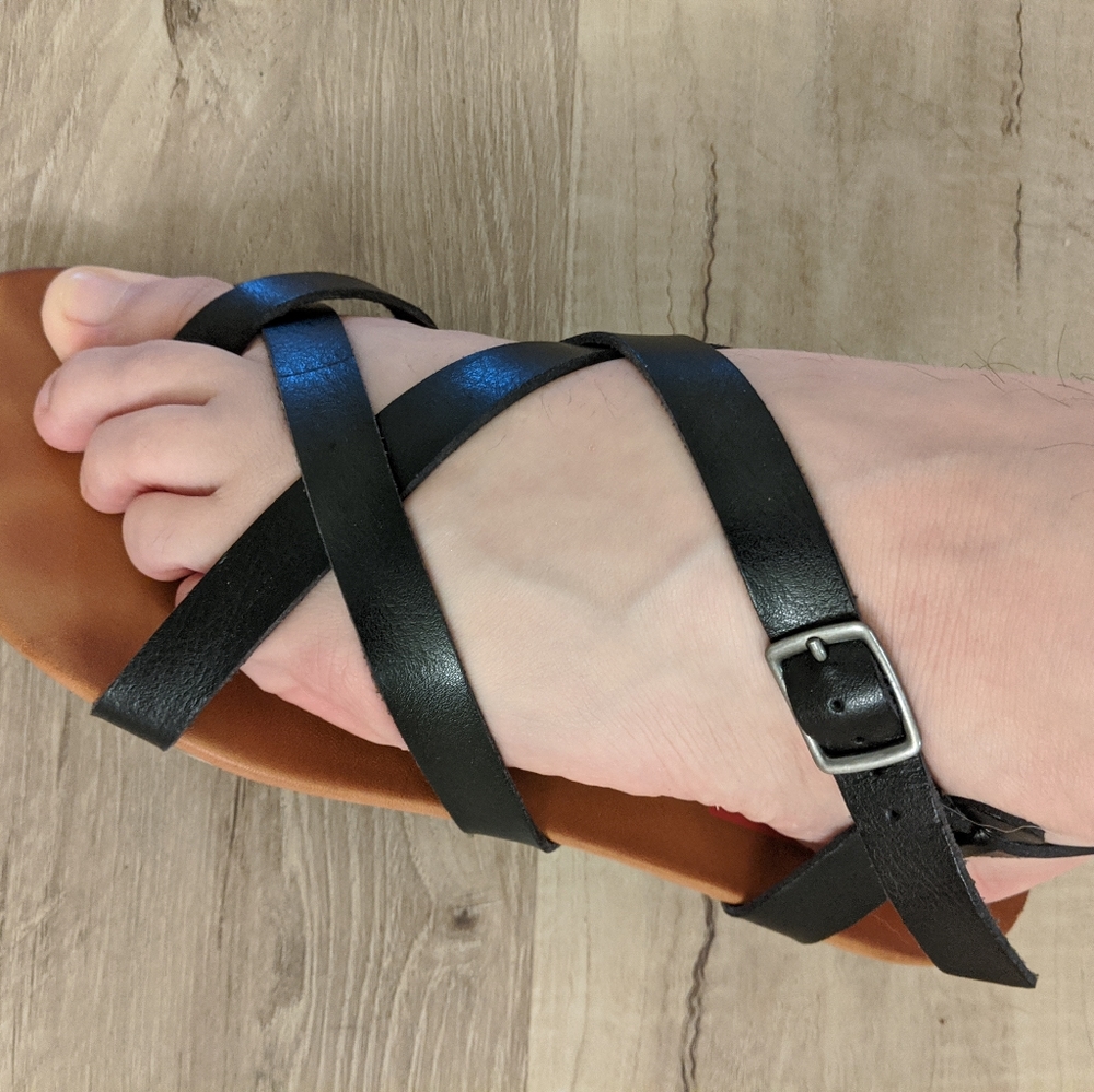 Simple Leather Blackstrap Sandals